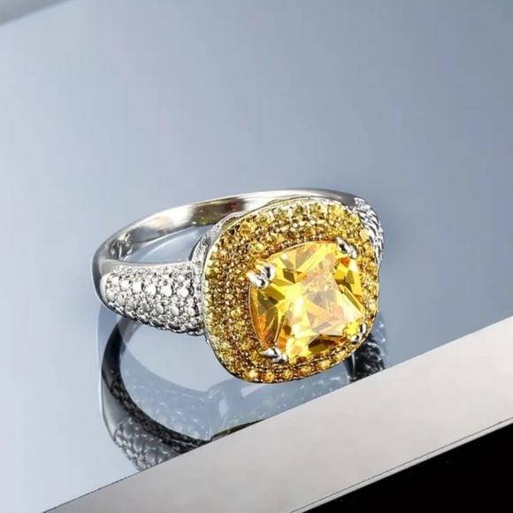 Gorgeous Citrine Ring - Picture 3 of 3